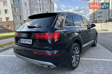 Позашляховик / Кросовер Audi Q7 2016 в 