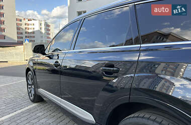 Позашляховик / Кросовер Audi Q7 2016 в 