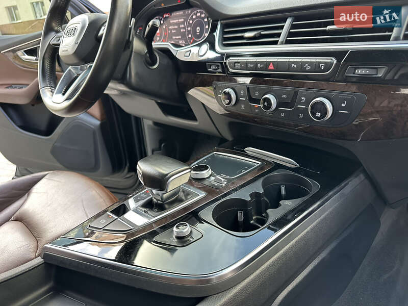 Внедорожник / Кроссовер Audi Q7 2016 в Виннице