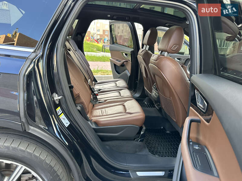 Внедорожник / Кроссовер Audi Q7 2016 в Виннице
