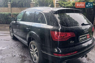 Внедорожник / Кроссовер Audi Q7 2015 в 