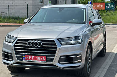 Позашляховик / Кросовер Audi Q7 2017 в Києві