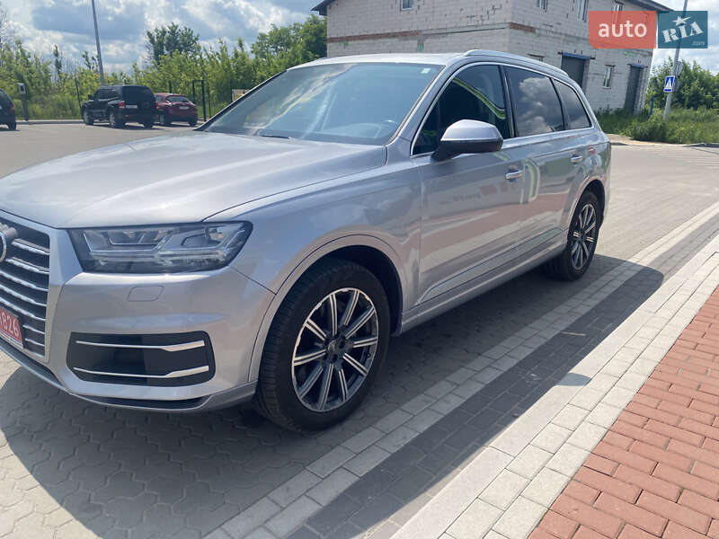 Позашляховик / Кросовер Audi Q7 2017 в Києві