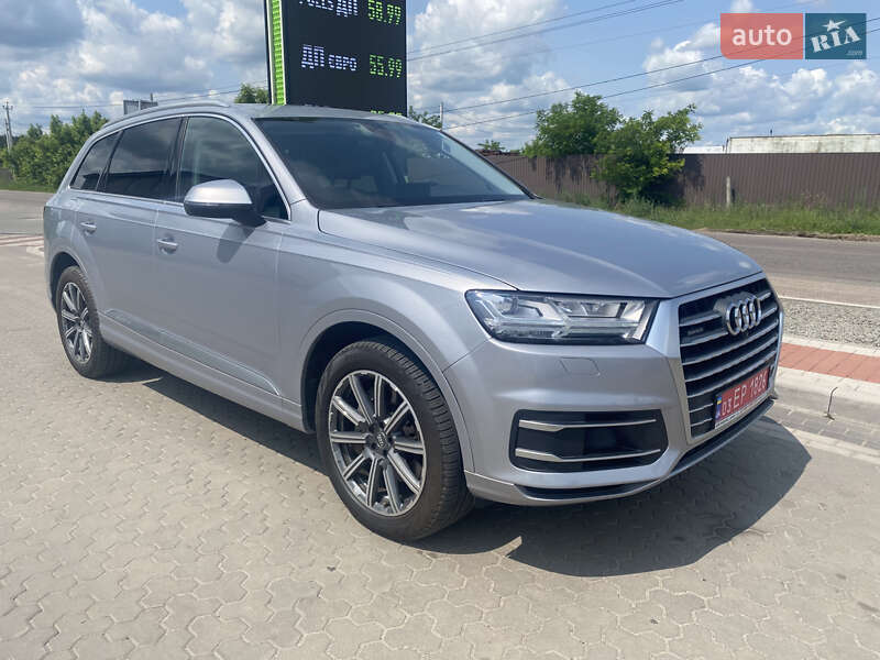 Позашляховик / Кросовер Audi Q7 2017 в Києві