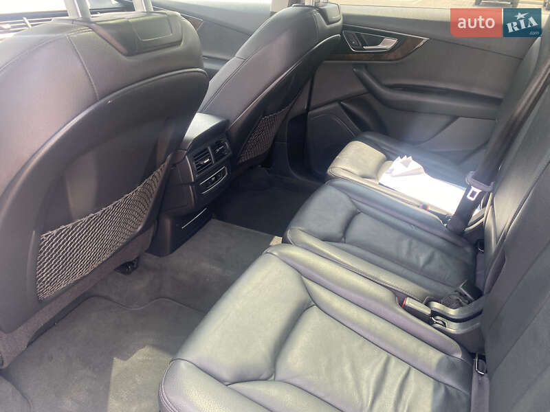 Позашляховик / Кросовер Audi Q7 2017 в Києві
