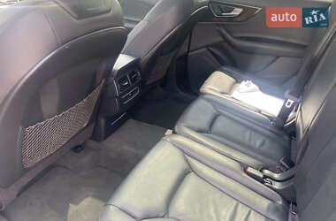 Позашляховик / Кросовер Audi Q7 2017 в 