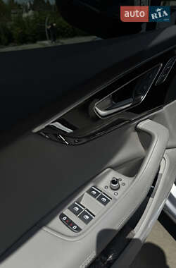 Внедорожник / Кроссовер Audi Q7 2022 в 