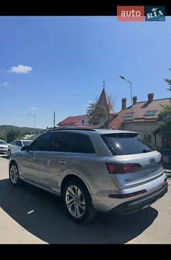 Внедорожник / Кроссовер Audi Q7 2022 в 