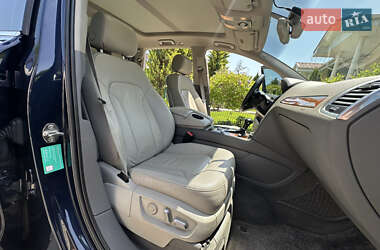 Внедорожник / Кроссовер Audi Q7 2014 в 