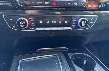 Внедорожник / Кроссовер Audi Q7 2016 в 