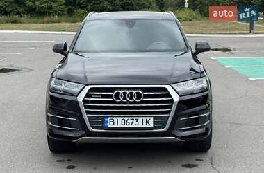Позашляховик / Кросовер Audi Q7 2017 в 
