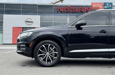 Позашляховик / Кросовер Audi Q7 2017 в 