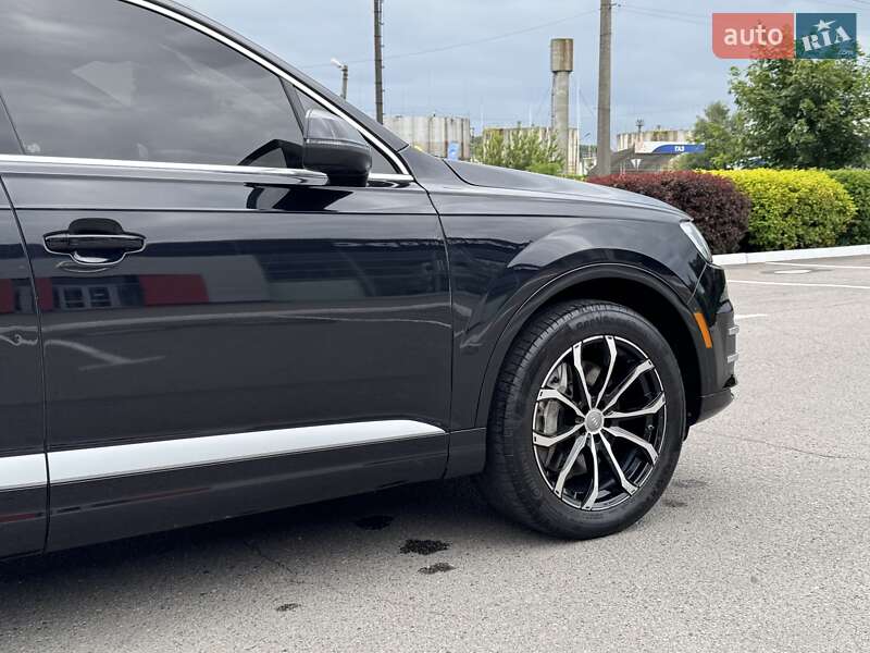 Внедорожник / Кроссовер Audi Q7 2017 в Киеве