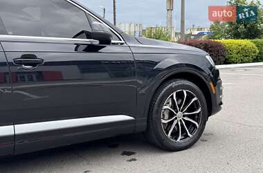 Позашляховик / Кросовер Audi Q7 2017 в 