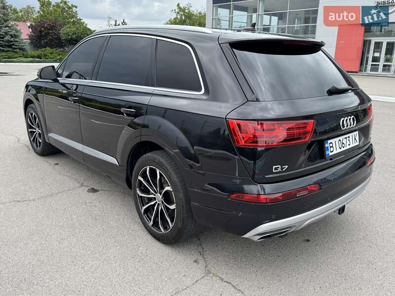 Внедорожник / Кроссовер Audi Q7 2017 в Киеве