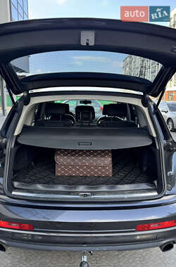 Внедорожник / Кроссовер Audi Q7 2014 в 