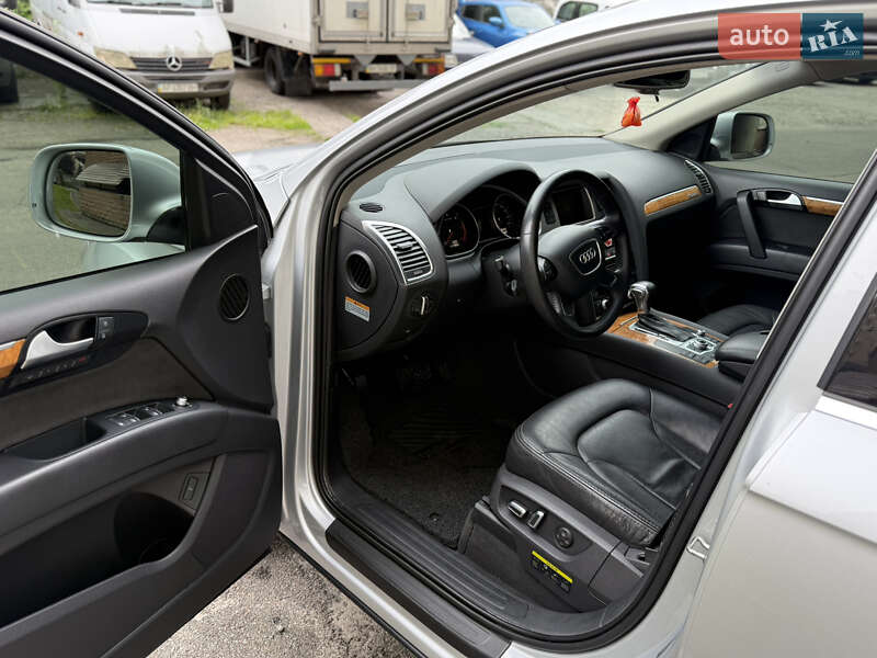 Позашляховик / Кросовер Audi Q7 2014 в Києві