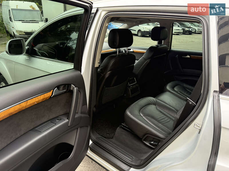 Позашляховик / Кросовер Audi Q7 2014 в Києві