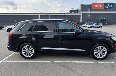 Внедорожник / Кроссовер Audi Q7 2017 в 