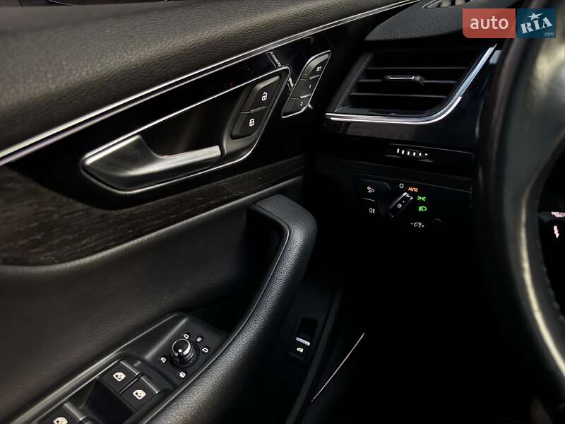Внедорожник / Кроссовер Audi Q7 2017 в Киеве