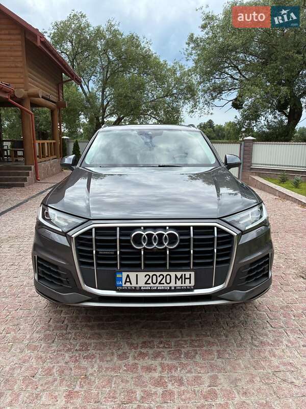 Внедорожник / Кроссовер Audi Q7 2020 в 