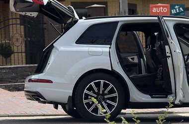 Внедорожник / Кроссовер Audi Q7 2017 в 