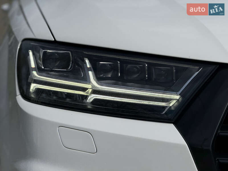 Внедорожник / Кроссовер Audi Q7 2017 в Одессе