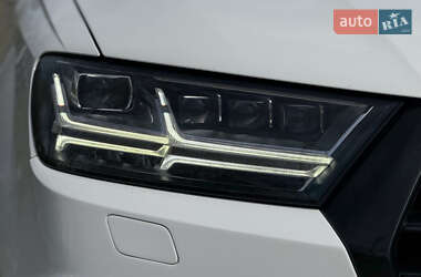 Внедорожник / Кроссовер Audi Q7 2017 в 