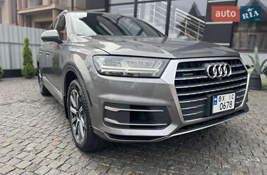 Внедорожник / Кроссовер Audi Q7 2016 в 