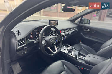 Внедорожник / Кроссовер Audi Q7 2016 в 