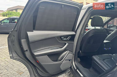 Внедорожник / Кроссовер Audi Q7 2016 в 