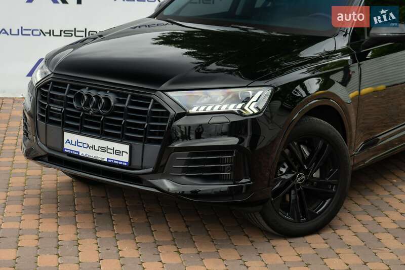 Внедорожник / Кроссовер Audi Q7 2020 в Киеве