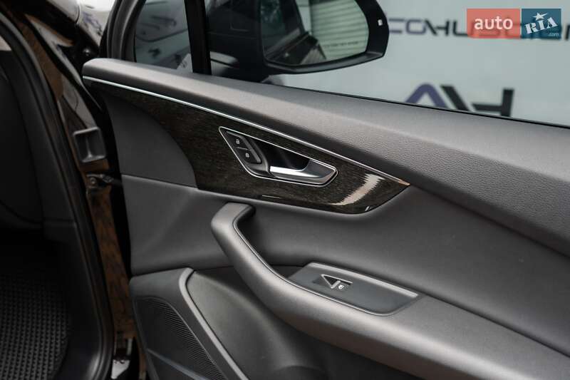 Внедорожник / Кроссовер Audi Q7 2020 в Киеве