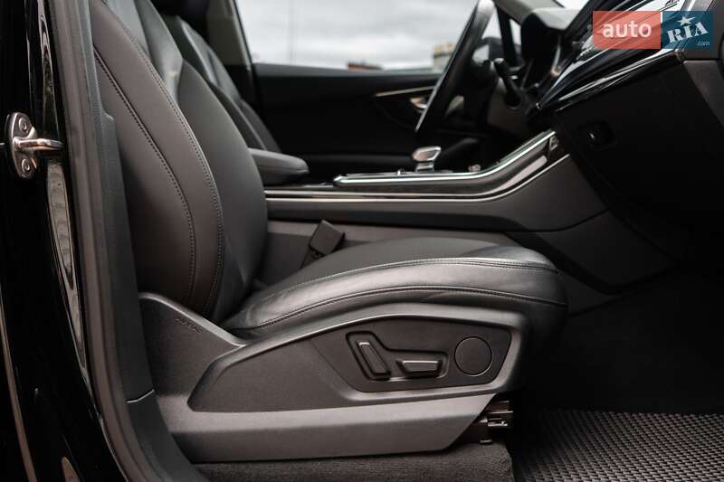 Внедорожник / Кроссовер Audi Q7 2020 в Киеве