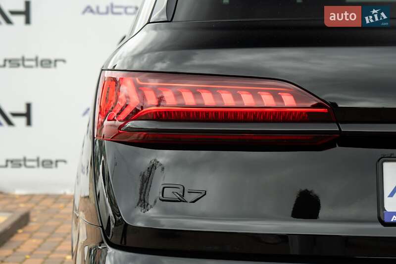 Внедорожник / Кроссовер Audi Q7 2020 в Киеве