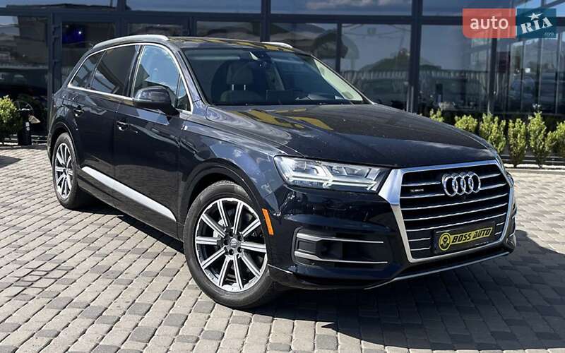 Внедорожник / Кроссовер Audi Q7 2016 в 