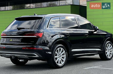 Внедорожник / Кроссовер Audi Q7 2019 в 