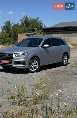 Внедорожник / Кроссовер Audi Q7 2018 в 