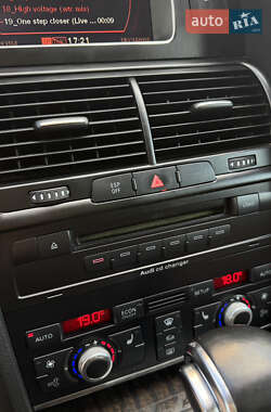 Внедорожник / Кроссовер Audi Q7 2006 в 