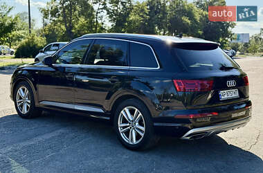 Внедорожник / Кроссовер Audi Q7 2016 в 