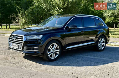 Внедорожник / Кроссовер Audi Q7 2016 в 