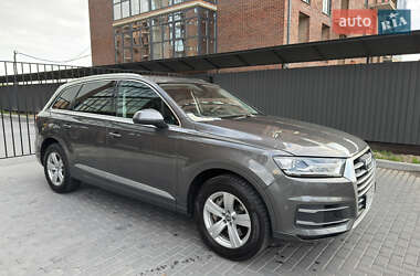 Внедорожник / Кроссовер Audi Q7 2018 в 