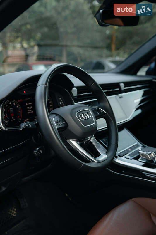 Позашляховик / Кросовер Audi Q7 2020 в Івано-Франківську