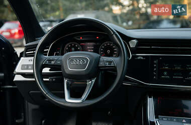 Внедорожник / Кроссовер Audi Q7 2020 в 