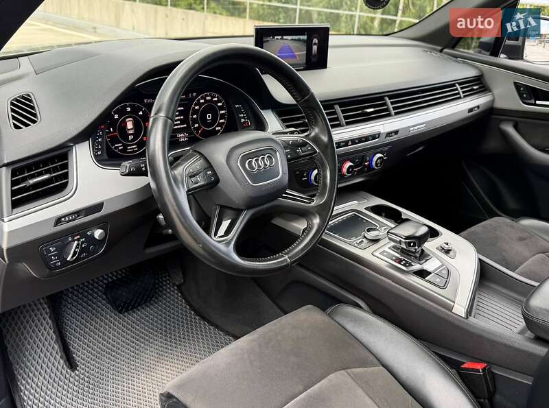 Внедорожник / Кроссовер Audi Q7 2016 в Киеве