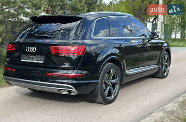 Внедорожник / Кроссовер Audi Q7 2016 в 