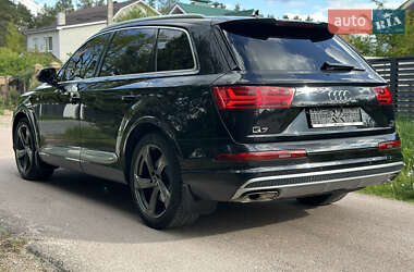 Внедорожник / Кроссовер Audi Q7 2016 в 