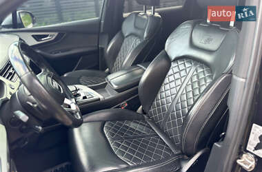 Внедорожник / Кроссовер Audi Q7 2016 в 