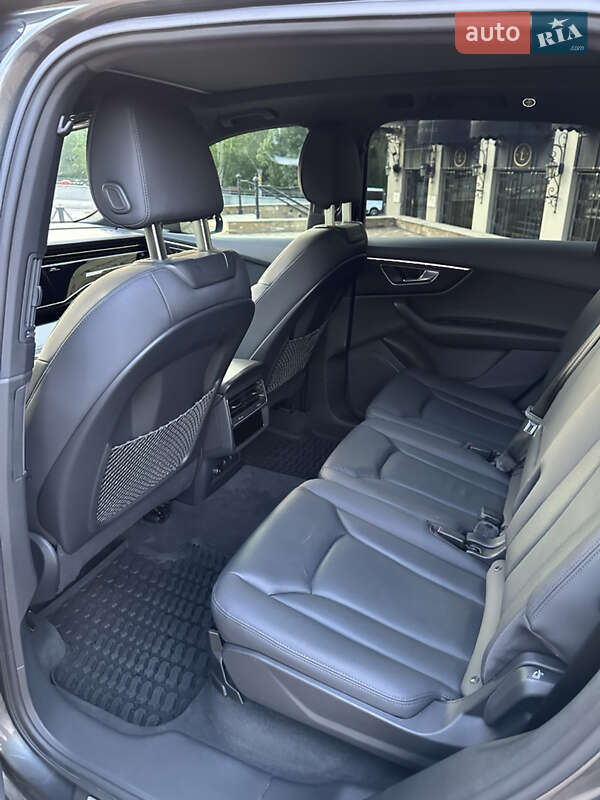 Внедорожник / Кроссовер Audi Q7 2021 в Днепре