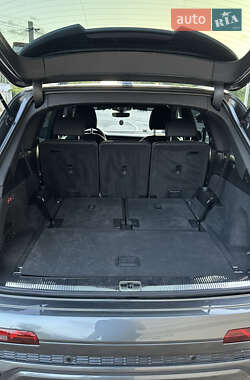 Внедорожник / Кроссовер Audi Q7 2021 в 
